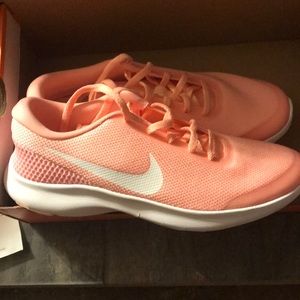 W Nike Flex Experien